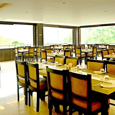Hotel Trance Ganga Tapovan Exterior photo
