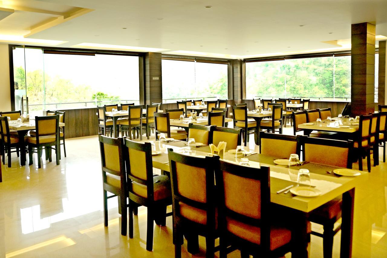 Hotel Trance Ganga Tapovan Exterior photo