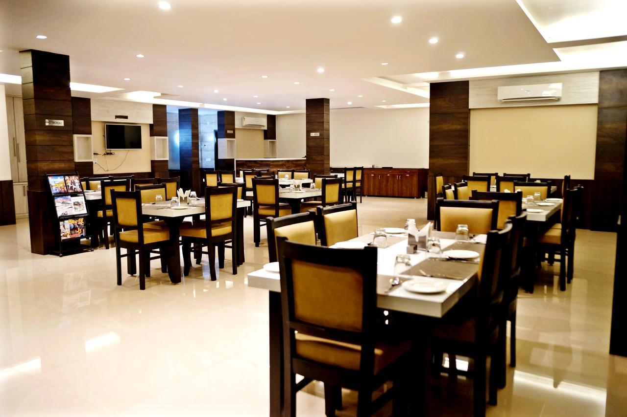 Hotel Trance Ganga Tapovan Exterior photo